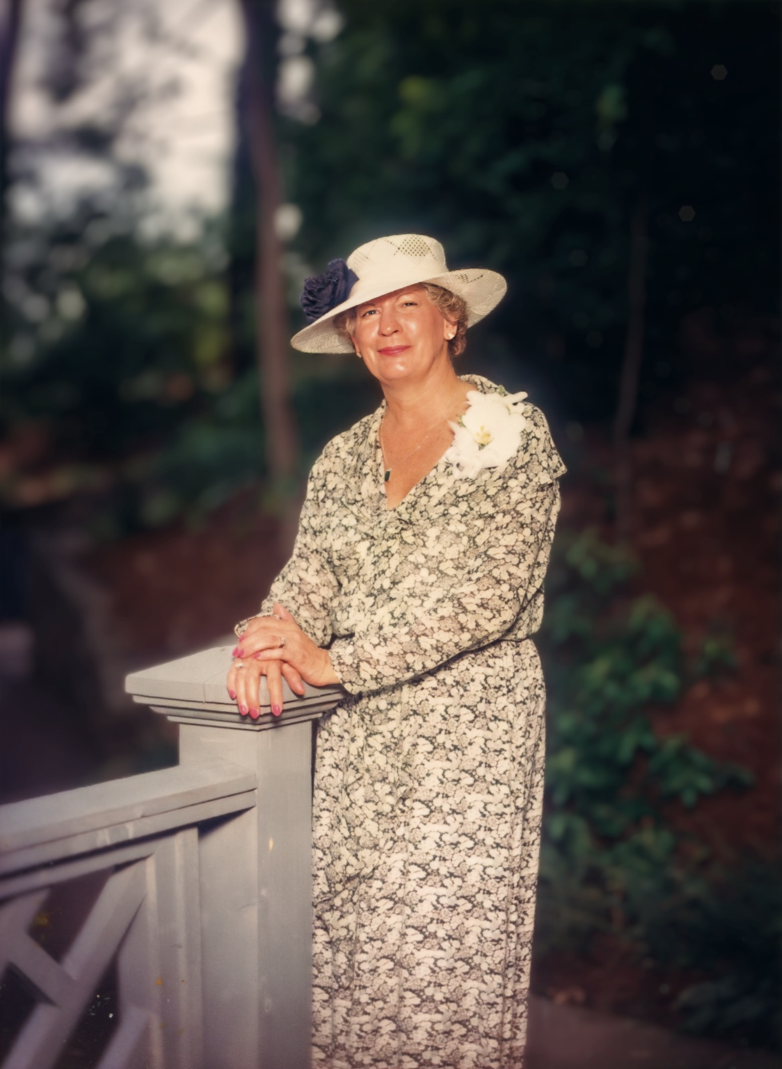 Woman in a hat outdoors before the background change